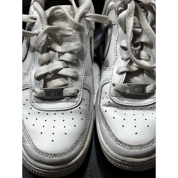 Nike Air Force 1 Low (GS) Youth's Sz 4Y Sneakers Triple White - Picture 6 of 9